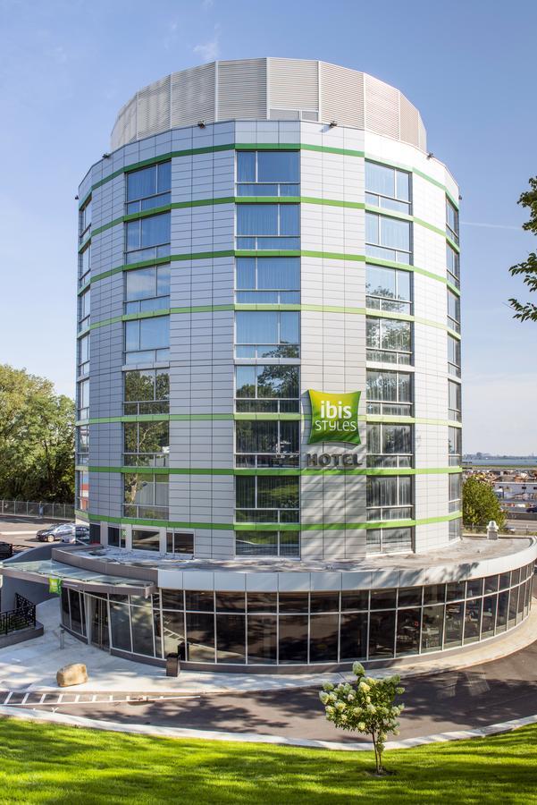 Ibis Styles New York Laguardia Airport Hotel Exterior photo